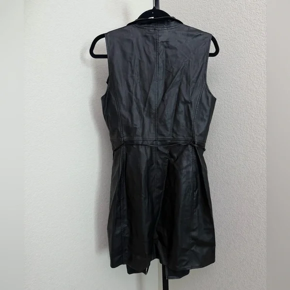 Lisa Rinna Collection Black Sleeveless Vest - Picture 3 of 5